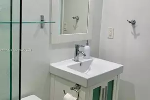 5750 Collins Ave, Miami Beach, FL 33140 - Photo 23