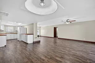 1425 SE 25th Ln, Cape Coral, FL 33904 - Photo 21