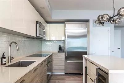 1300 Brickell Bay Dr #2509, Miami, FL 33131 - Photo 13