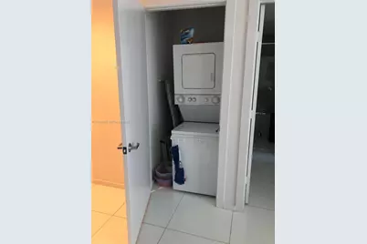 1060 Brickell Ave #1915, Miami, FL 33131 - Photo 7