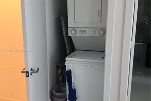 1060 Brickell Ave, Miami, FL 33131 - Photo 7