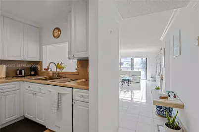 7801 Abbott Ave #302, Miami Beach, FL 33141 - Photo 9