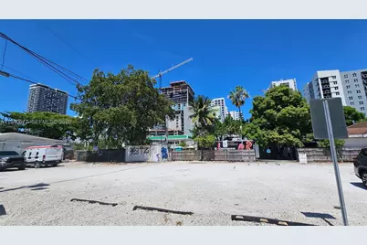190 NE 26th St, Miami, FL 33137 - Photo 3