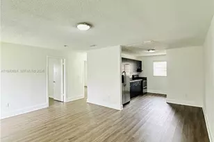 11467 SW 215th St, Miami, FL 33189 - Photo 9