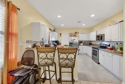 367 NE 36th Ave Rd, Homestead, FL 33033 - Photo 9