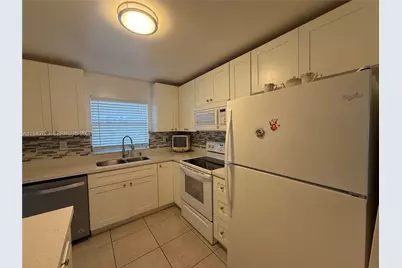 9540 Sunrise Lakes Blvd #208, Sunrise, FL 33322 - Photo 3