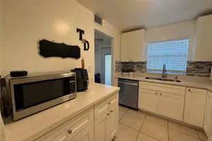 9540 Sunrise Lakes Blvd, Sunrise, FL 33322 - Photo 5