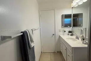 9540 Sunrise Lakes Blvd, Sunrise, FL 33322 - Photo 41