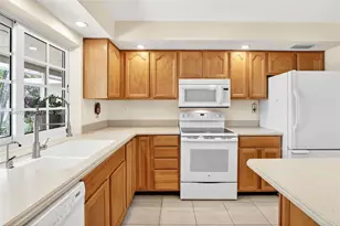 280 SW 63rd Ave, Plantation, FL 33317 - Photo 7