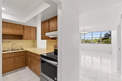 1351 NE Miami Gardens Dr #301E, Miami, FL 33179 - Photo 17