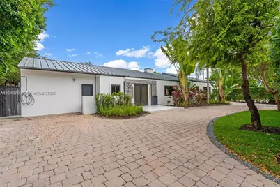 9015 NE 10th Ave, Miami, FL 33138 - Photo 3