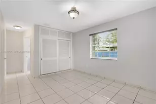 5725 SW 107th Pl, Miami, FL 33173 - Photo 13