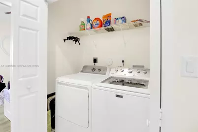 10137 W 32nd Ln, Hialeah, FL 33018 - Photo 29