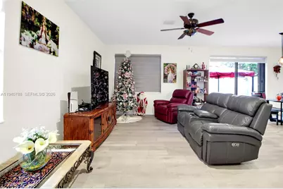10137 W 32nd Ln, Hialeah, FL 33018 - Photo 7