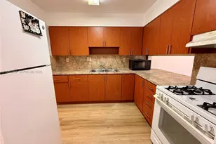 617 NW 10th St, Miami, FL 33136 - Photo 29