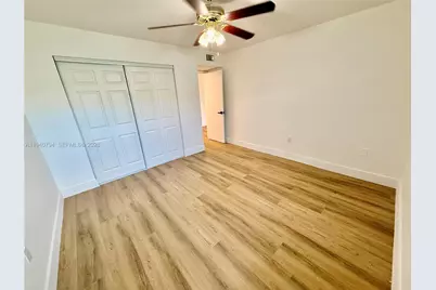 617 NW 10th St, Miami, FL 33136 - Photo 15