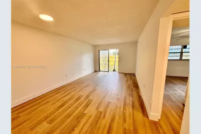 617 NW 10th St, Miami, FL 33136 - Photo 7