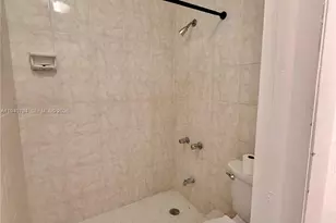 617 NW 10th St, Miami, FL 33136 - Photo 21