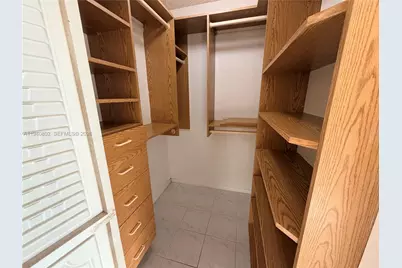 800 Parkview Dr #303, Hallandale Beach, FL 33009 - Photo 7