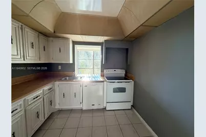 800 Parkview Dr #303, Hallandale Beach, FL 33009 - Photo 15