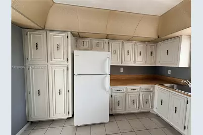 800 Parkview Dr #303, Hallandale Beach, FL 33009 - Photo 13