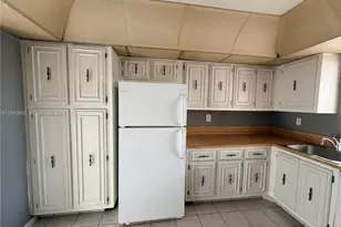 800 Parkview Dr, Hallandale Beach, FL 33009 - Photo 13