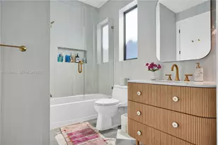 5635 Brookfield Cir W, Hollywood, FL 33312 - Photo 21