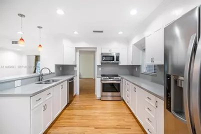 648 Sevilla Ave #0, Coral Gables, FL 33134 - Photo 9