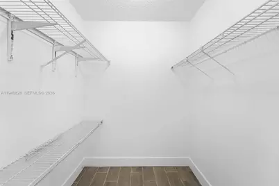 10050 NW 9th St Cir #202, Miami, FL 33172 - Photo 11