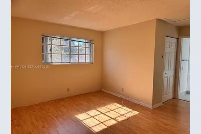 1401 Cottonwood Cir #1, Weston, FL 33326 - Photo 5