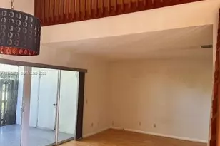 1401 Cottonwood Cir, Weston, FL 33326 - Photo 3