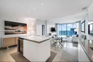 88 SW 7th St, Miami, FL 33130 - Photo 1