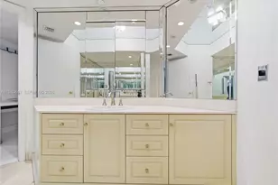 1000 W Island Blvd, Aventura, FL 33160 - Photo 15