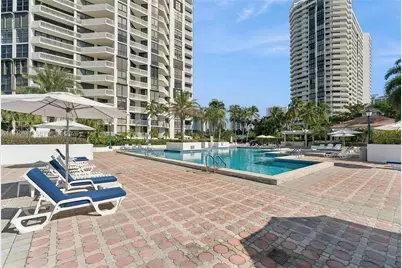 1000 W Island Blvd #2806, Aventura, FL 33160 - Photo 37