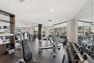 1000 W Island Blvd, Aventura, FL 33160 - Photo 39