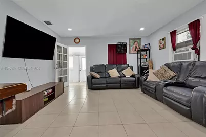 1401 NW 44th St, Miami, FL 33142 - Photo 13