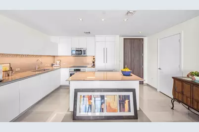 68 SE 6th St #1710, Miami, FL 33131 - Photo 9