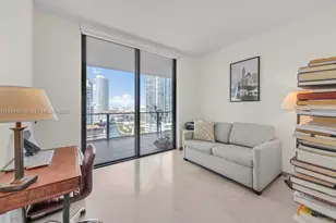 68 SE 6th St, Miami, FL 33131 - Photo 23