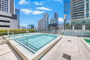 68 SE 6th St, Miami, FL 33131 - Photo 27