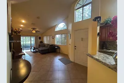 7390 S Pinewalk Dr S, Margate, FL 33063 - Photo 17