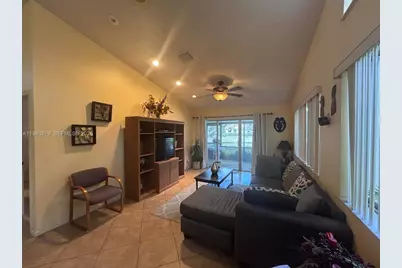 7390 S Pinewalk Dr S, Margate, FL 33063 - Photo 31