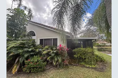 7390 S Pinewalk Dr S, Margate, FL 33063 - Photo 13