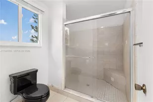 10931 SW 10th Pl, Davie, FL 33324 - Photo 39