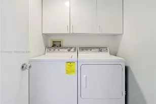 1000 W Island Blvd, Aventura, FL 33160 - Photo 23