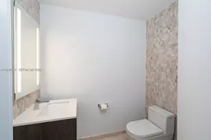 68 SE 6th St, Miami, FL 33131 - Photo 13