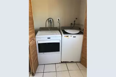 992 E 18th St, Hialeah, FL 33013 - Photo 5