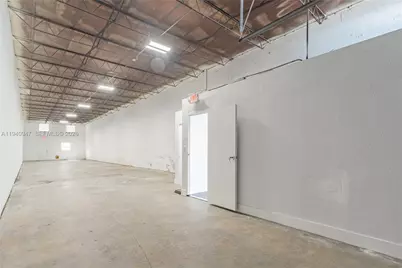 1676 W 31st Pl, Hialeah, FL 33012 - Photo 3