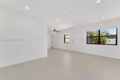 [Address not provided], Hallandale Beach, FL 33009 - Photo 9