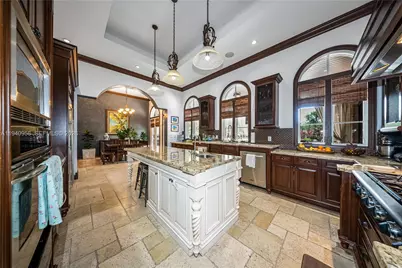 7538 SW 64th St, Miami, FL 33143 - Photo 15