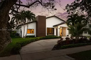 2560 NE 199th St, Miami, FL 33180 - Photo 53